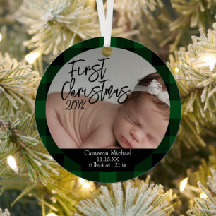 Baby's Eerste Kerstmis Geboorte Stats Groen Plaid Metalen Ornament