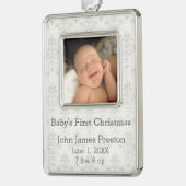 Baby's Eerste Kerstmis op Silver Damask Verzilverd Omlijst Ornament (Links)