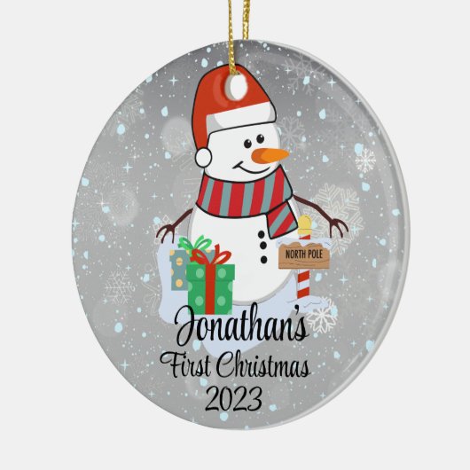 Baby's Eerste Kerstmis schattige sneeuwpop moderne Keramisch Ornament (Links)