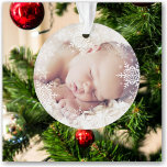 Baby's eerste Kerstmis White Silver Snowflakes Ornament<br><div class="desc">Dit zoete ontwerp is voorzien van grijze en zilveren sneeuwvlokken met ruimte voor één foto om de eerste Kerstmis van Baby te herdenken! Het collectie van de coördinatie van producten is te vinden in onze winkel, zazzle.com/doodlelulu*. Neem contact met ons op als je dit ontwerp op een specifiek product wilt...</div>