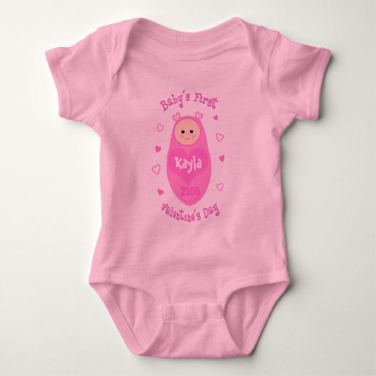 Baby's eerste Valentijnsdag T-shirt op maat (Voorkant)