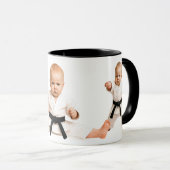 Baby's en baby's maken kata in karate. mok (Voorkant rechts)