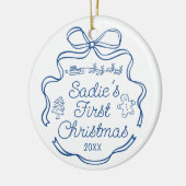 Babys First Christmas Blue Ribbon Whimsical Doodle Keramisch Ornament (Links)