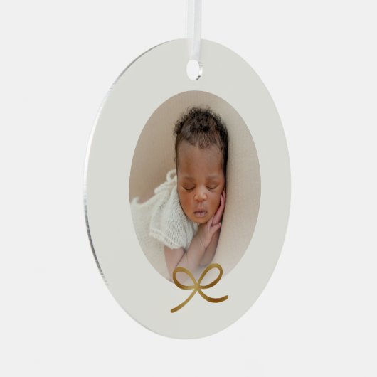 Baby's First Christmas Minimal Gold Bow Photo Metalen Ornament (Voorkant Rechts)