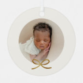 Baby's First Christmas Minimal Gold Bow Photo Metalen Ornament (Voorkant)