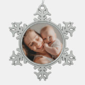 Baby's First Christmas Minimal Red Photo  Tin Sneeuwvlok Ornament (Voorkant)