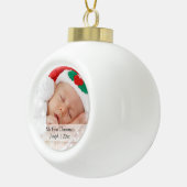 Babys First Kerstmis - Gepersonaliseerd fotosjablo Keramische Bal Ornament (Rechts)