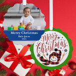 Baby's Merry Sneeuwman Eerste Kerstmis Unieke foto Ornament Kaart<br><div class="desc">Leg het wonder van het eerste feestseizoen van je kleintje vast met ons betoverende "Baby's First Christmas unique Ornament". Elk ornament is ontworpen om die kostbare momenten te koesteren en heeft aan de ene kant een hartverwarmende artistieke weergave van wintervreugde en aan de andere kant een ruimte voor de foto...</div>