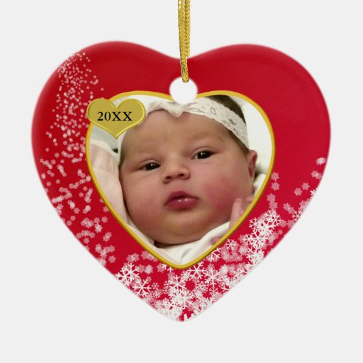 Baby's Snowy Red Photo Heirloom Kerstmis Keramisch Ornament (Voorkant)