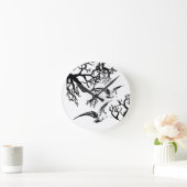 Baccaccia in volo tra i rami ronde klok (Huis)