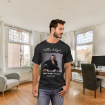 Bachelor foto man mythe legende naam plezier t-shirt<br><div class="desc">Personaliseer en voeg uw eigen foto van de bachelor Personaliseer en voeg een naam toe. Tekst: Het Man,  de mythe,  de legende.</div>