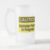 Bachelor Party aan de gang Matglas Bierpul (Links)