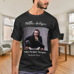 Bachelor party foto man mythe legende naam fun t-shirt<br><div class="desc">Personaliseer en voeg je eigen foto van de vrijgezel toe. Een naam en een tekst personaliseren en toevoegen. Tekst: Het Man,  de mythe,  de legende.</div>