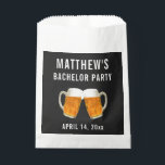 Bachelor Party Weddenschappen voor beierschaafjes Bedankzakje<br><div class="desc">Een leuke bierbekertje voor de bruiloft is een tas die je de jongens,  inclusief je groomsmannen,  kunt geven om een cadeau te krijgen van je vrijgezellenfeest. Proost op de bruidegom. Personaliseer met de naam van de bruidegom en de bachelor feestdatum.</div>