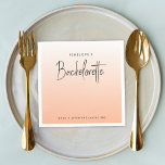 Bachelorette | Coral Ombre Elegant Peach Servet<br><div class="desc">Dit koraalombre Bachelorette de douaneontwerp van de Partij kenmerkt een handgeschreven manuscripttypografie en pastelperzikgradiënt langzaam de achtergrond langzaam verdwijnen. U kunt de naam,  de datum en de hashtag van de bruid-to-be eenvoudig personaliseren of uw eigen aangepast bericht toevoegen! Het perfecte elegante accessoire voor een vrijgezellenfeest of een vrijgezellenweekend!</div>
