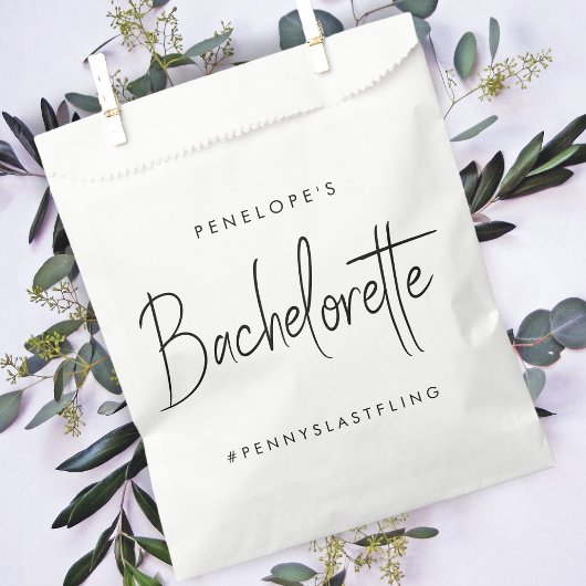 Bachelorette | Modern minimalistisch script brides Bedankzakje