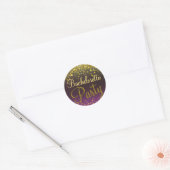 Bachelorette Paarse en gouden Confetti Ronde Sticker (Envelop)