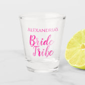 Bachelorette Party Bruid's Naam Hot Pink Shot Glas (Voorkant)