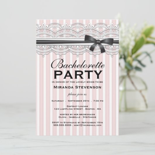 Bachelorette Party Chic Lace Garter Uitnodiging (Staand voorkant)