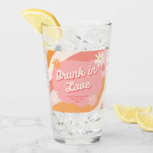 Bachelorette Party Favor Retro Drink in Love Glas