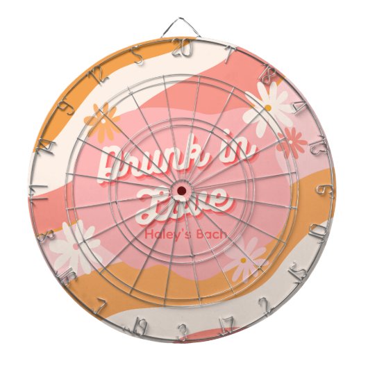 Bachelorette Party Game Retro Roze Drink in liefde Dartbord (Voorkant)