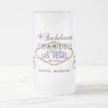 Bachelorette Party in Las Vegas - Paars Matglas Bierpul<br><div class="desc">🥇 EEN ORIGINEEL KARTONTWERP VAN Donna Siegrist ALLEEN BESCHIKBAAR OP ZAZZLE! Frosted Beer Drink Mok die u kunt personaliseren. ✔ OPMERKING: ALLEEN DE NOODZAKELIJKE SJABLOON WIJZIGEN! 😀 Indien nodig, kunt u de tekst verwijderen en beginnen vers toevoegend welke tekst en doopvont u houdt van. 📌 Als u meer aanpassing nodig...</div>