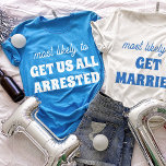 Bachelorette zal ons waarschijnlijk allemaal arres Tri-Blend shirt<br><div class="desc">Breng wat speels onheil naar het feest met dit gedurfde en hilarische T-shirt ontwerp! Met de gedenkwaardige uitdrukking "hoogstwaarschijnlijk KRIJG JE ONS ALLEMAAL GEARRESTEERD" in opvallende witte tekst tegen een levendige blauwe achtergrond, zal dit ontwerp zeker lachen en kameraadschap opwekken. Het is het perfecte statement stuk voor een vrijgezellenfeest of...</div>