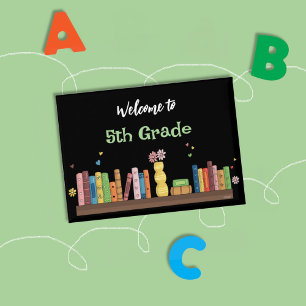 Back-to-School boeken op plank Zwarte Button