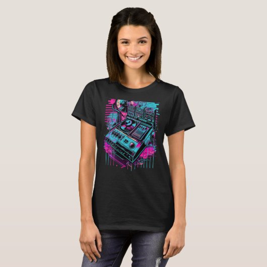 Backprint Retrowave DJ Techno Futuresynth Synthwav T-shirt (Voorkant volledig)