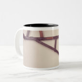 Backstaff, 18e eeuw tweekleurige koffiemok (Voorkant links)