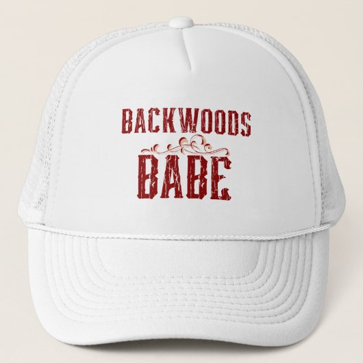 Backwoods Babe Typografie Trucker Pet (Voorkant)