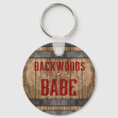 Backwoods Babe Whiskey Keg Sleutelhanger (Voorkant)
