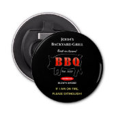Backyard Grill Master Grilling BBQ Cook Magnet Button Flesopener (Voorkant)