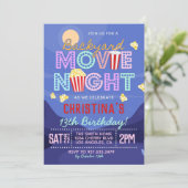 Backyard Movie Birthday Birthday Uitnodiging (Staand voorkant)