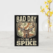 Bad Day To Be A Ske – Rustic Deer Hunting Humor  Kaart (Gele Bloem)