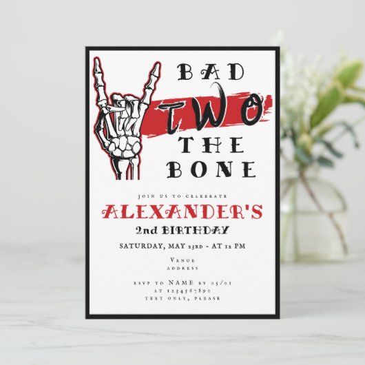 Bad Two The Bone 2nd Birthday Skeleton Hand Kaart (Staand voorkant)