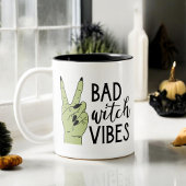 Bad Witch vibes moderne Halloween Tweekleurige Koffiemok