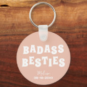 Badass Besties Grappige Bruidsmeisje Favor Gift Sleutelhanger (Achterkant)