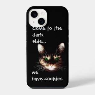 Badass Cats - "Donkere kant heeft koekjes" iPhone 14 Hoesje