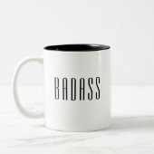 BADASS Stylish Modern Typography Trendy Fun Quote Tweekleurige Koffiemok (Links)