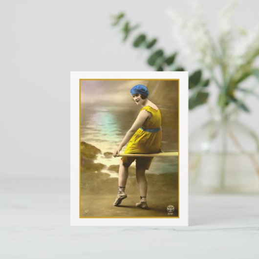 Badende schoonheid in geel en blauw briefkaart (Staand voorkant)