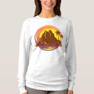 Badge met tropische vulkaan landschap en palmbomen t-shirt