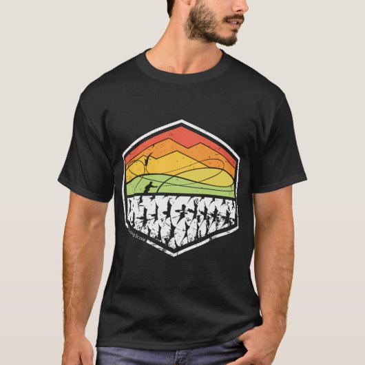 Badge of Honor door Chasing Scale T-shirt (Voorkant)