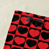 badhanddoek met zwarte en rode harten (In situ)