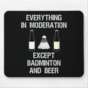 Badminton - Grappige badmintonspeler en bier Muismat