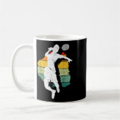 Badmintonspeler Retro badmintonteam Shuttle Play Koffiemok (Links)