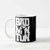Badmintonspeler Smashing Shuttle Birdie Badminton Koffiemok (Links)