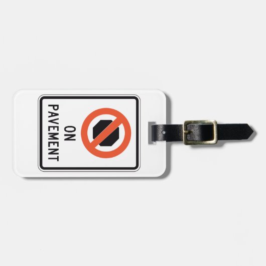 Bagagelabels op het trottoir (Voorkant horizontaal)