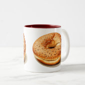 Bagel op een tweekleurige koffiemok (Voorkant rechts)