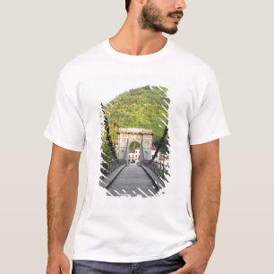 Bagni di Lucca, Toscane, Italië - Een oude brug T-shirt